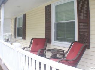60 Dorchester Rd, Ronkonkoma, NY 11779