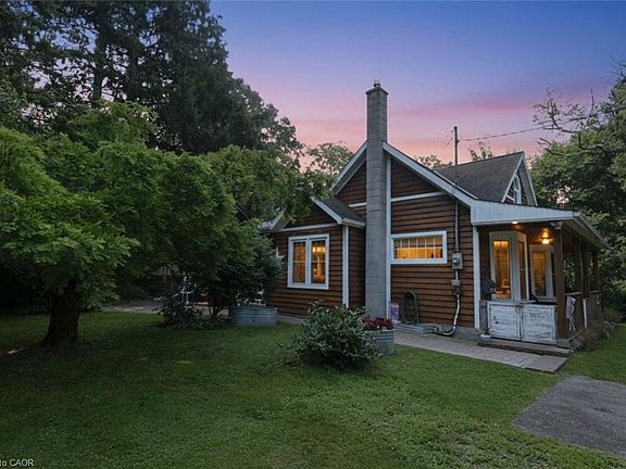 5th image of 662 Old Dundas Rd