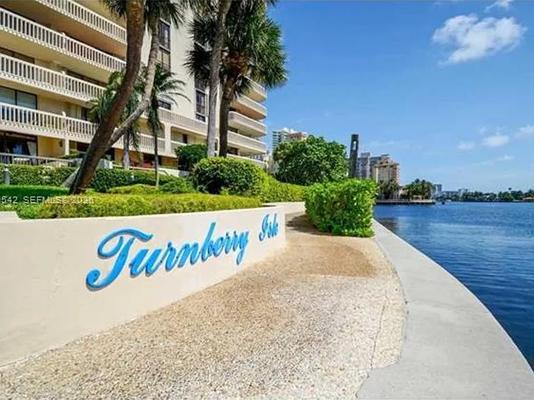 19707 Turnberry Way #4L — Photo 26