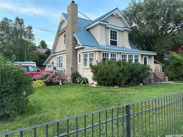 503 Bison AVENUE, Weyburn, SK S4H 0J6