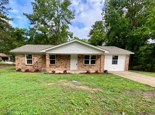 6 Pinewood Dr, Hattiesburg, MS 39402