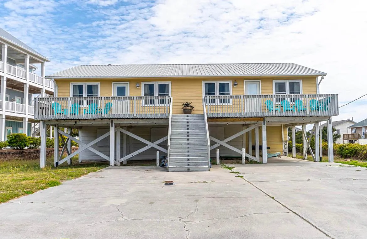 Building Photo - 102 Yaupon Dr