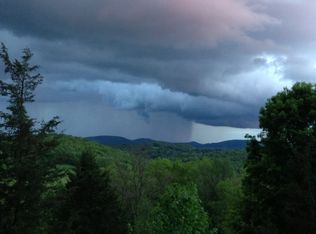 31 Overlook Dr, Pawling, NY 12564