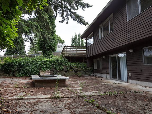 2nd image of 846 171st Pl NE