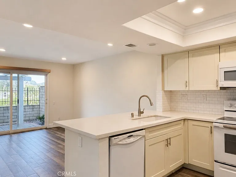 24612 Zena Ct — Photo 8