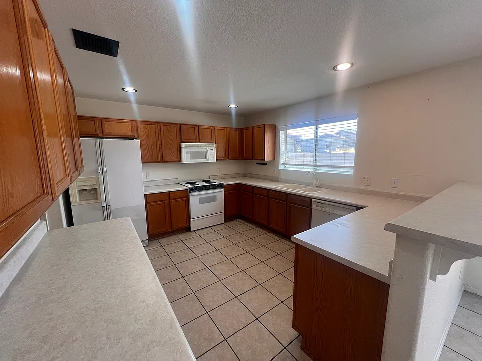 6110 S Earp Wash Ln