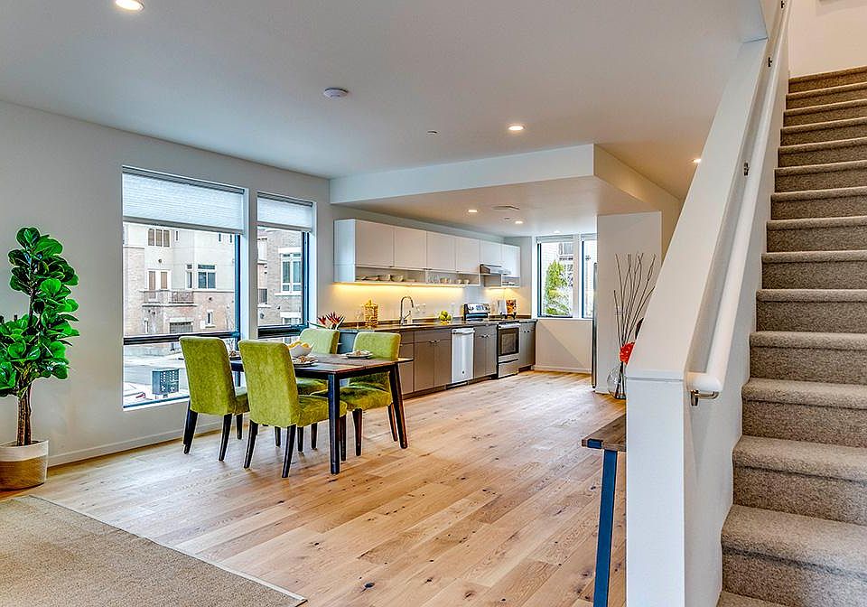 1st image of 521 Madrona Way NE #30