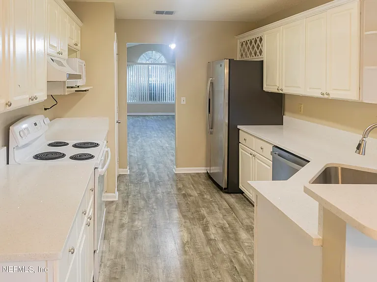 13625 Las Brisas Way — Photo 2