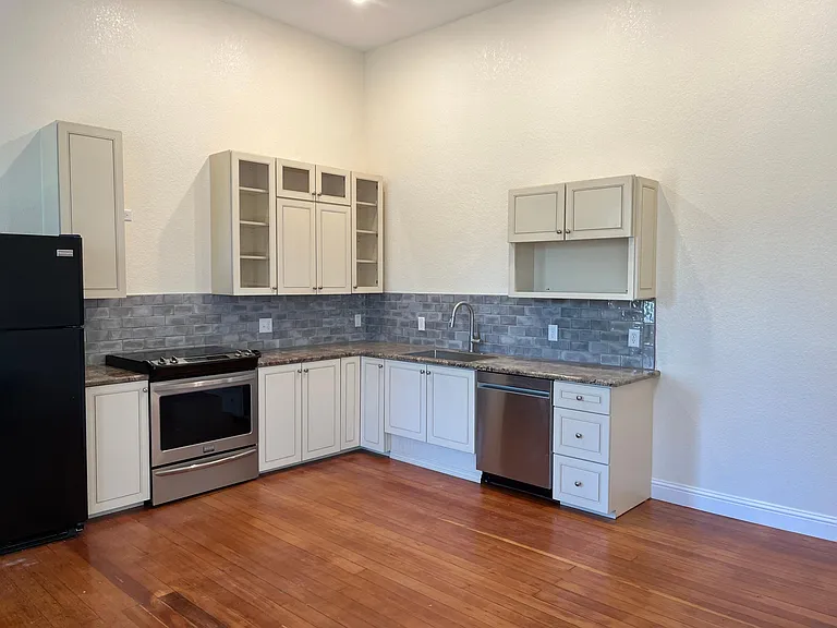 501 Griffin Ave #A — Photo 2
