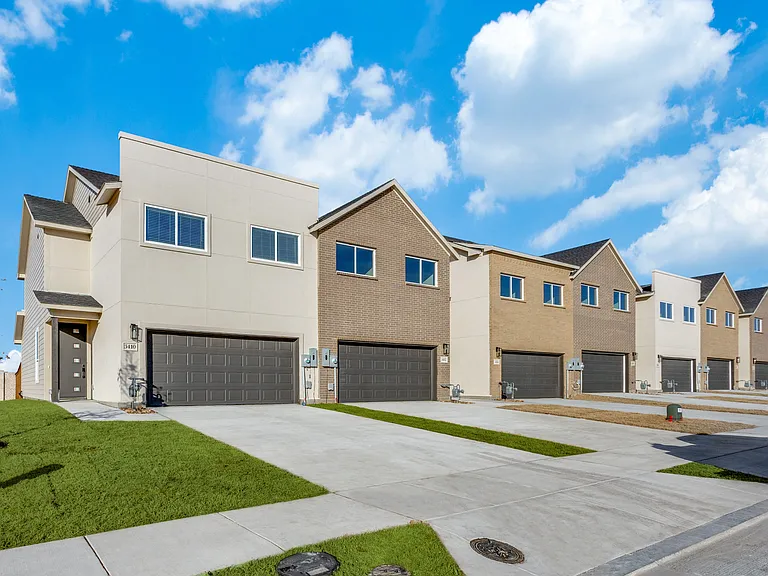 Townhomes at Sam Rayburn — Photo 24