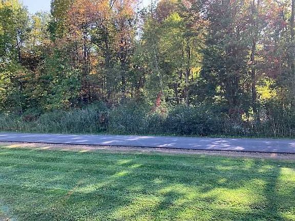 3rd image of 23 Shadey Glen Ln