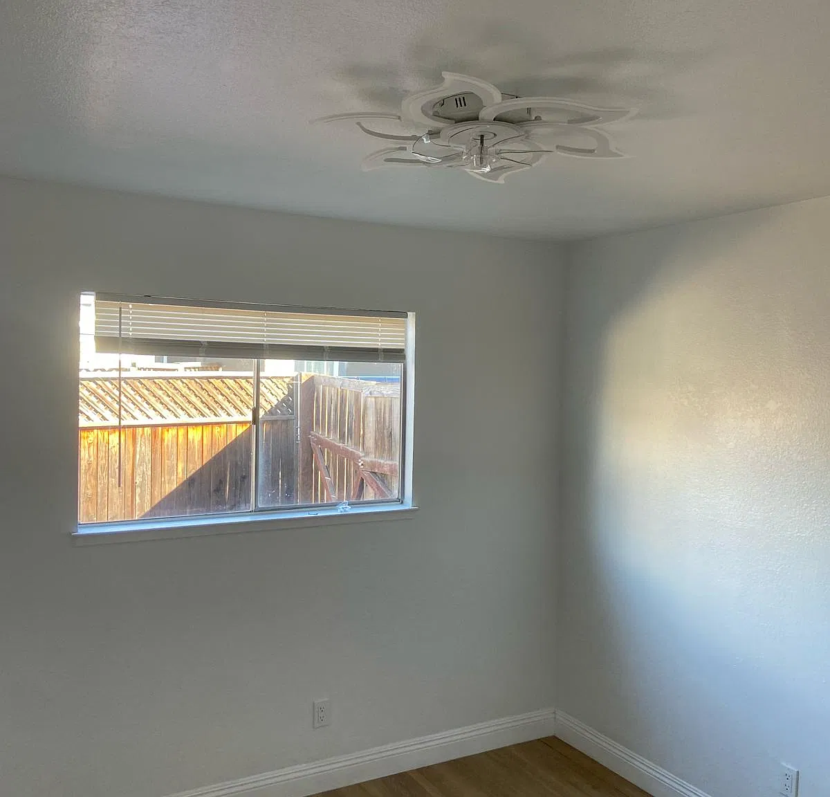 3 bed, 1404 sqft, $3,995 — Photo 4