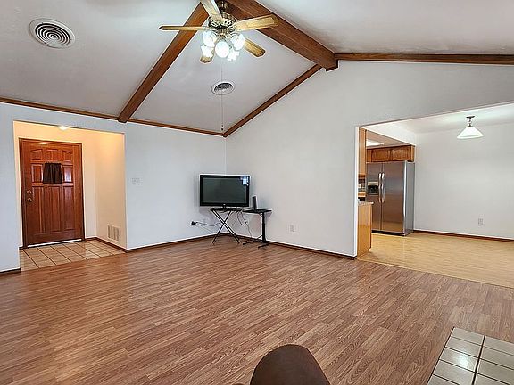 4th image of 203 Sunrise Ave