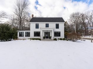 320 Foreside Rd, Falmouth, ME 04105