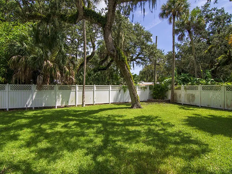 641 Bougainvillea Ln — Photo 25