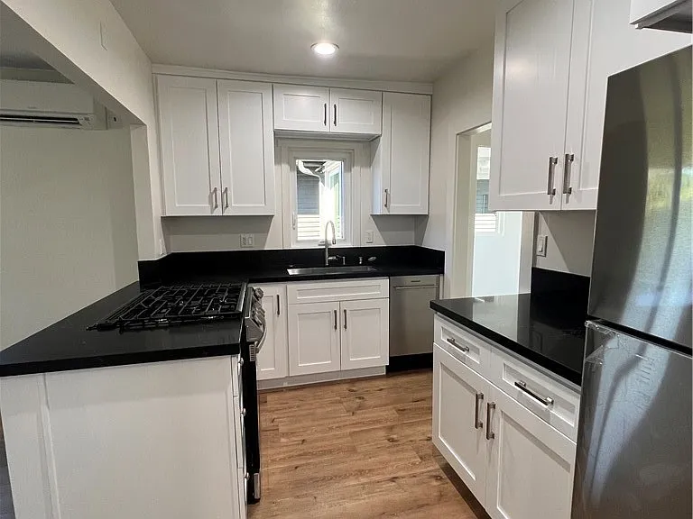 3527 E Del Mar Blvd — Photo 5