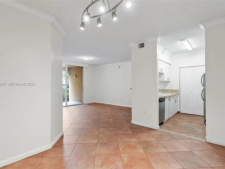 19701 E Country Club Dr #5105 — Photo 2