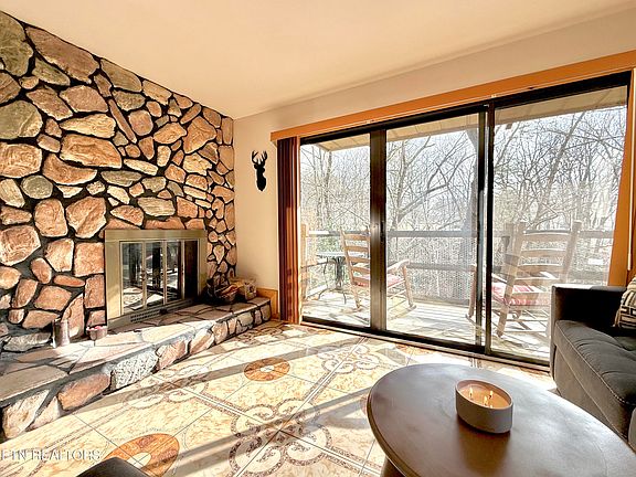 4th image of 1081 Cove Rd APT 914