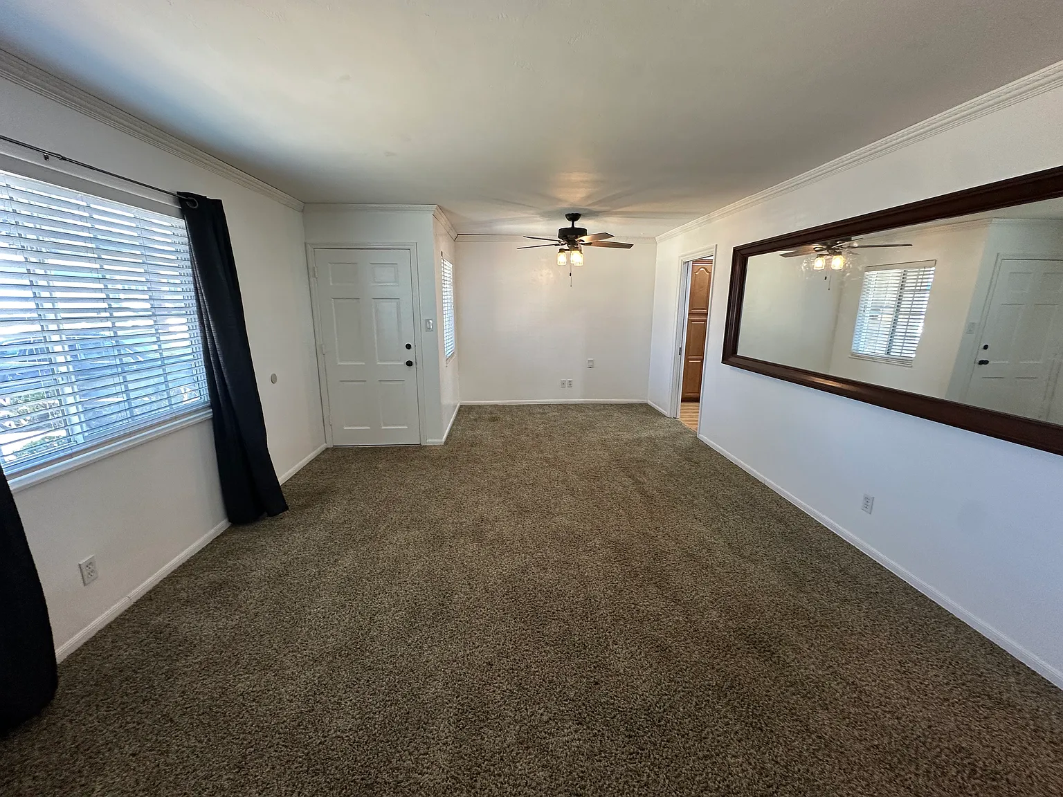 3 bed, 1258 sqft, $3,100 — Photo 2