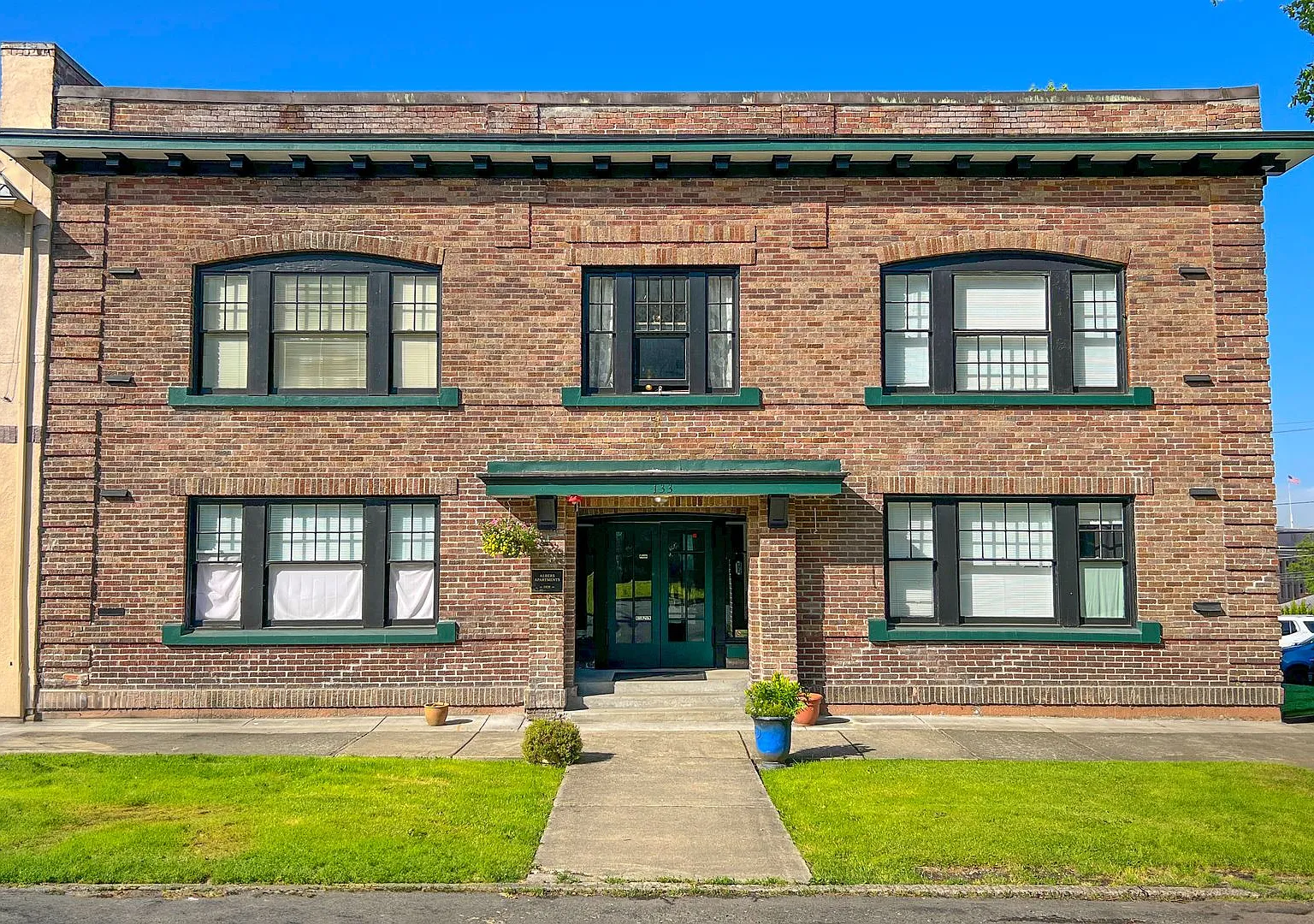 434 - Albers Apartments — Photo 1