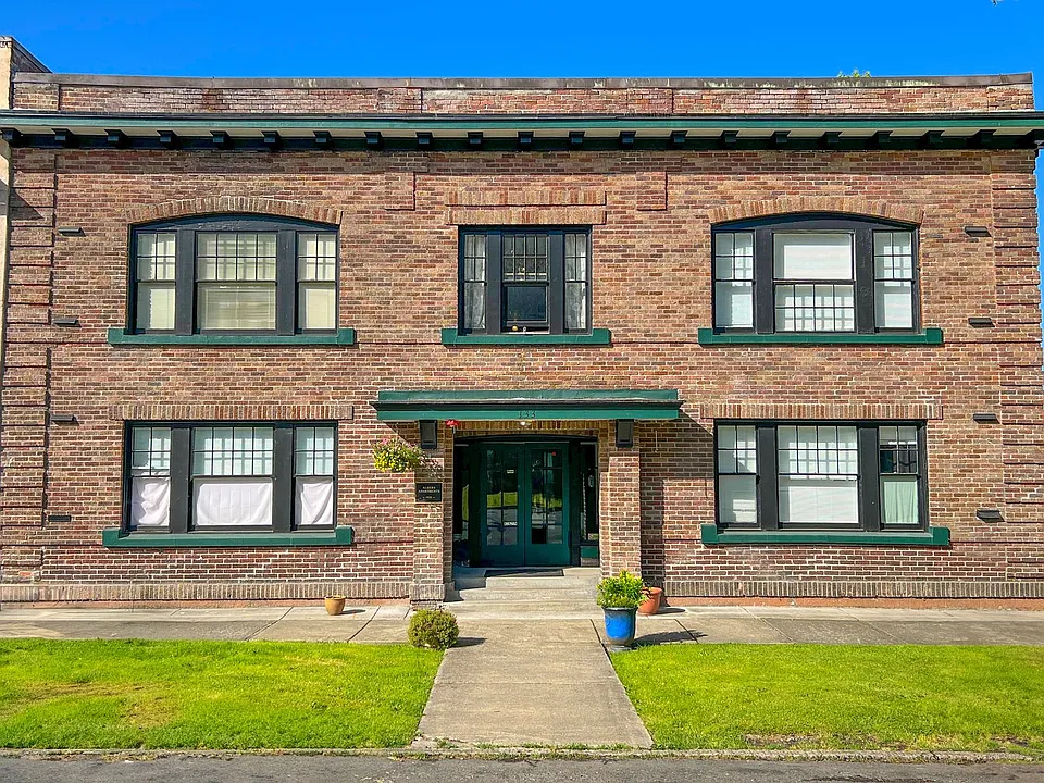 133 N Market Blvd
