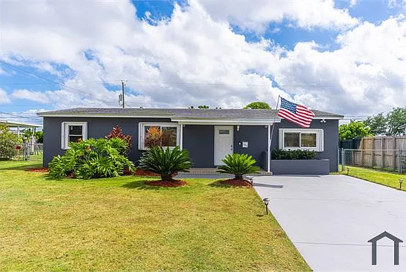 4 bed, $4,080 — Photo 2