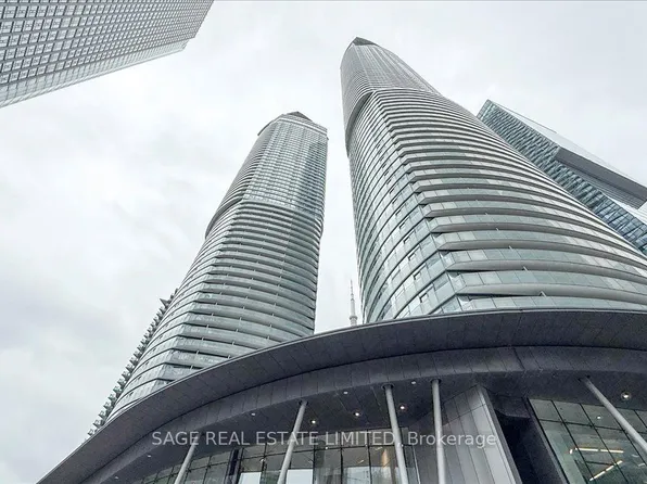 12 York St #3608, Toronto, ON M5J 0A9