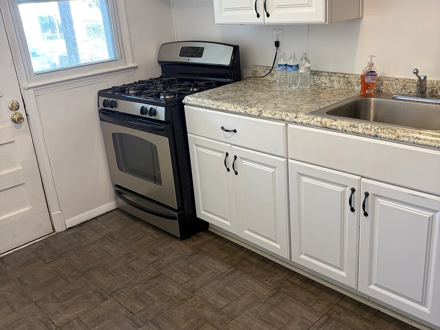 2 bed, 1808 sqft, $1,750 — Photo 2