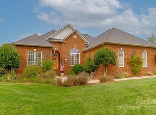 811 4th St NE, Conover, NC 28613