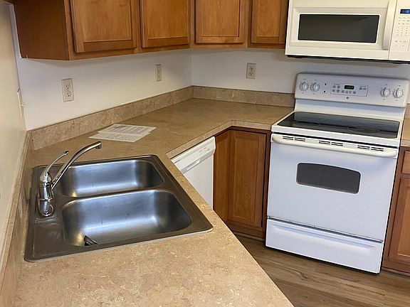 5th image of 2279 Surfside Dr