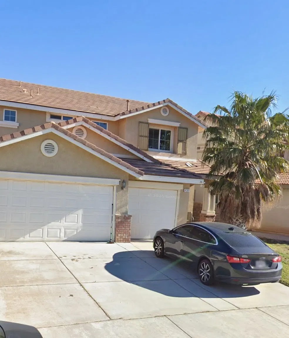 4 bed, 2701 sqft, $3,775 — Photo 3