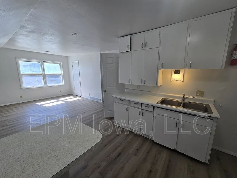 1 bed, 1.0 bath, 584 sqft, $450 — Photo 2