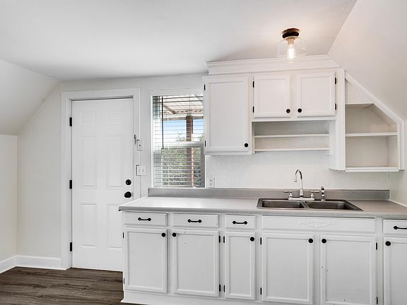 5th image of 914 S 48th St #2