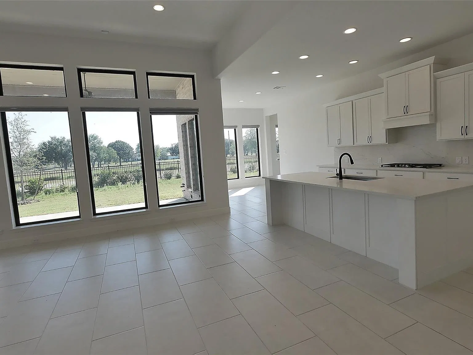 4 bed, 3.5 bath, 3270 sqft, $3,850 — Photo 4