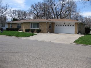 900 N Union Dr, Monticello, IL 61856