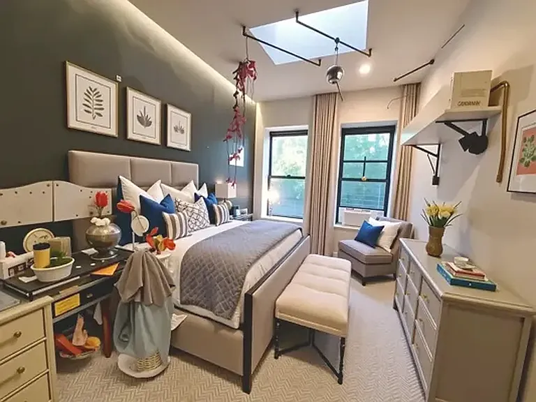 1084 Bedford Ave #GD1 — Photo 2