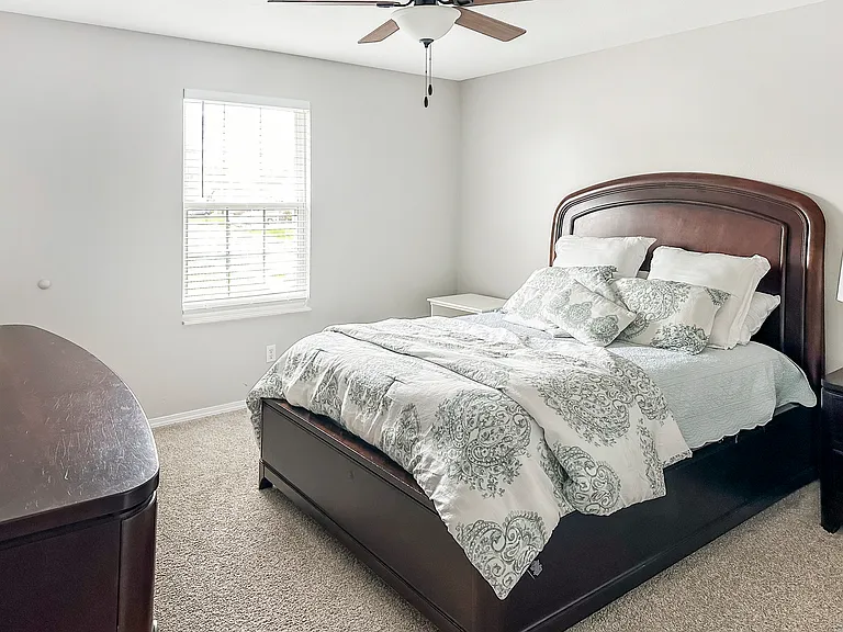 812 Victoria Ln — Photo 34