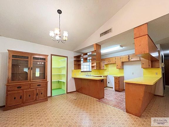 4th image of 218 E Colorado St