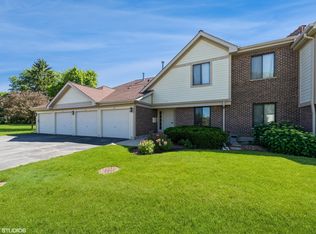 924 E Kings Row UNIT 1, Palatine, IL 60074