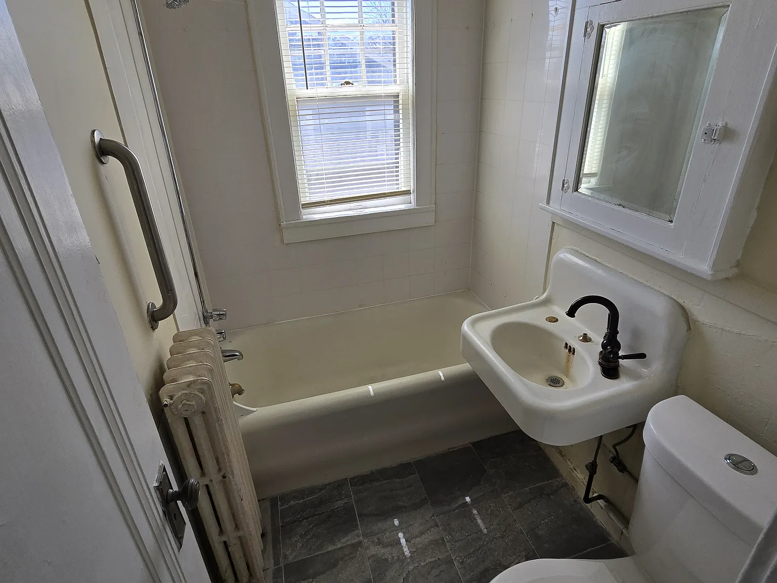 2601 Golden Valley Rd — Photo 2