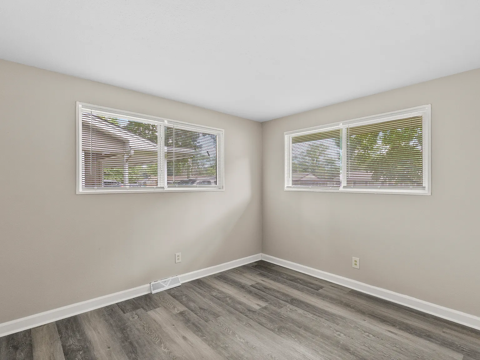 9737 Wendell Dr Saint Louis MO 63136 — Photo 4