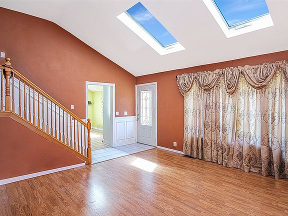 3rd image of 3009 Falcon Ave