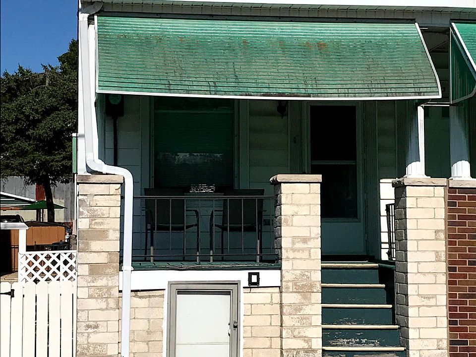 1st image of 431 S Hickory St