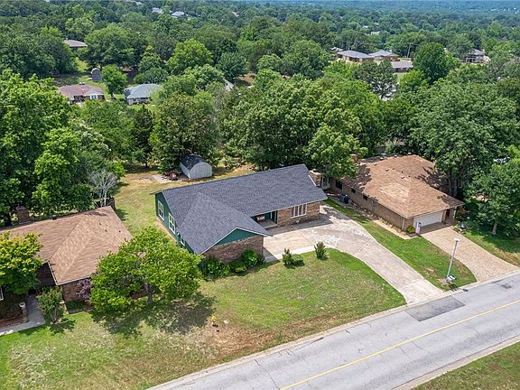 3rd image of 104 Azure Hills Dr