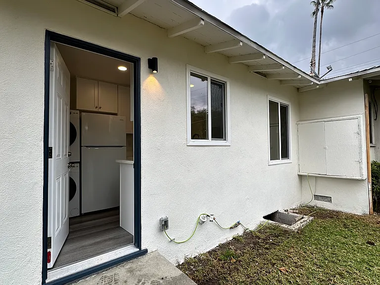 1491 El Sereno Ave — Photo 14
