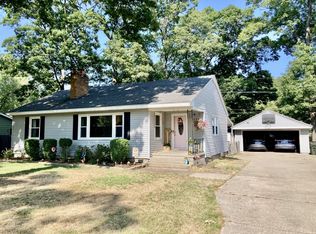 3550 Hiawatha Dr, Norton Shores, MI