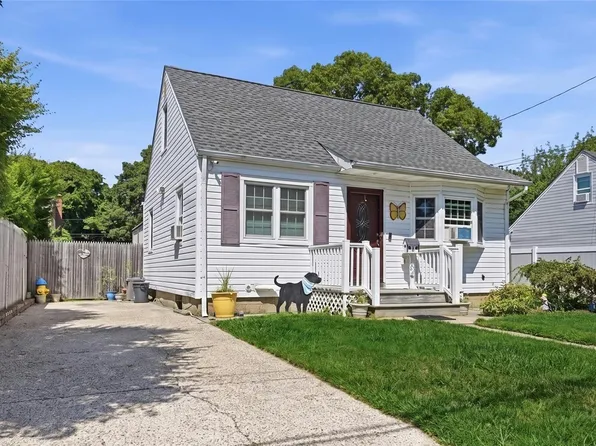 29 Sherwood Drive, Mastic Beach, NY 11951