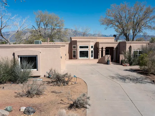 122 Martha Ct, Corrales, NM 87048