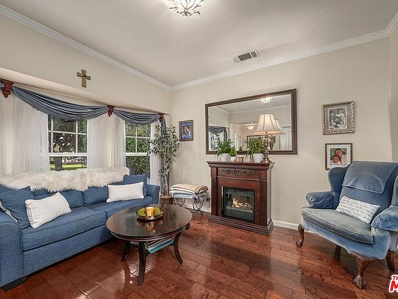 3rd image of 2213 Virginia Ave