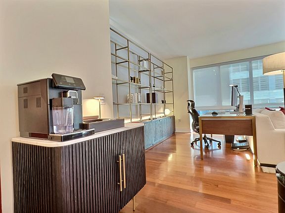 4th image of 350 W 42nd St APT 10G